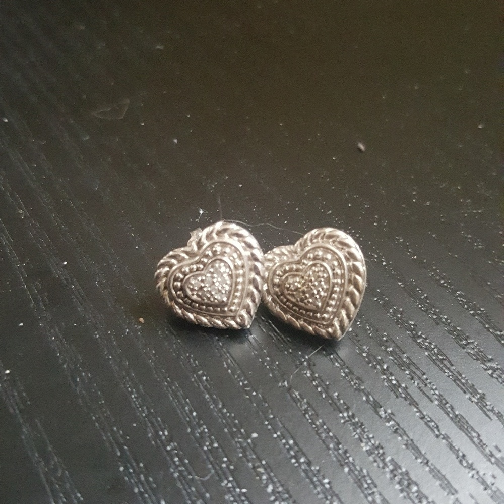 Adorable sterling silver heart earrings